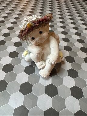 Cherubic Angel Figurine with Woven Hat - Cream